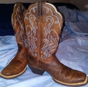 $TEAL these! Ariat Western Boots